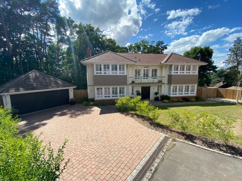 Lynwood Heath Rise,Surrey GU15 2ER