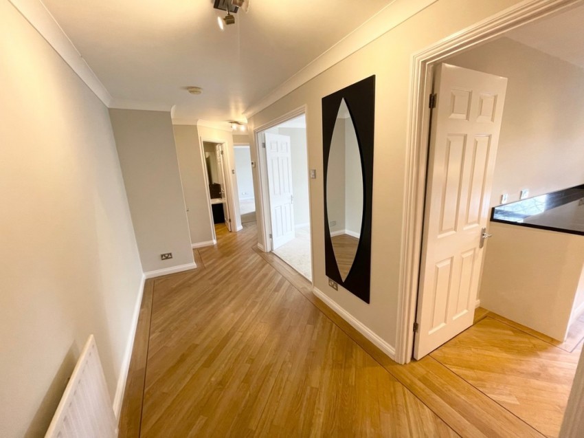 Images for 6 Petworth Court