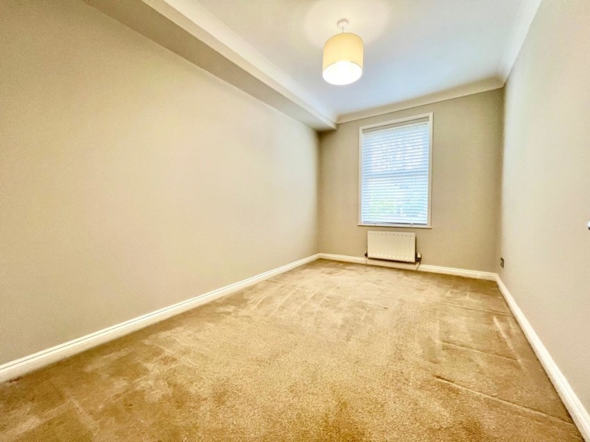 Images for 6 Petworth Court