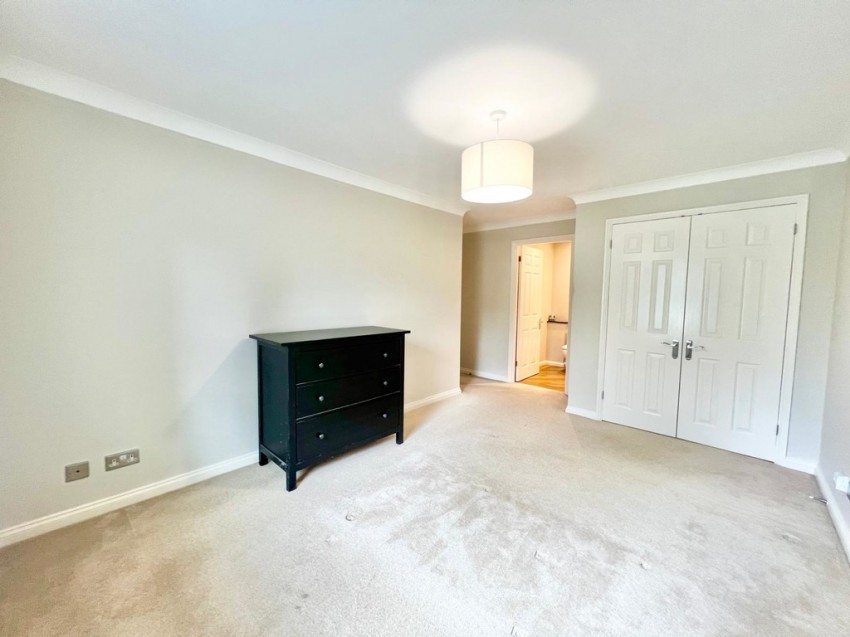 Images for 6 Petworth Court