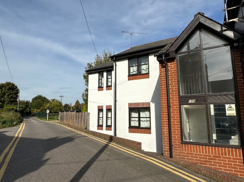 Images for Badshot Lea, Farnham