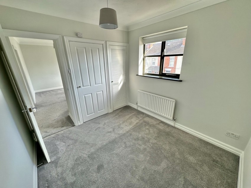 Images for Badshot Lea, Farnham