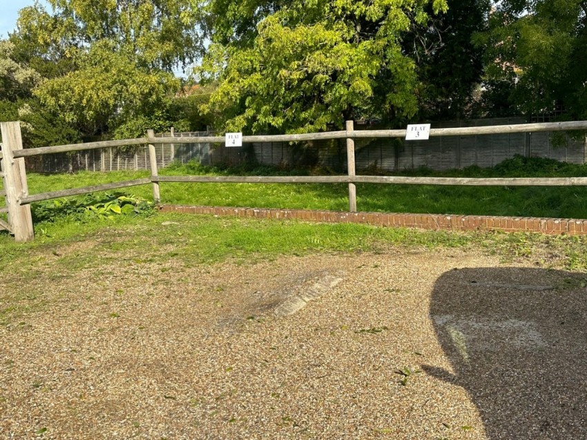 Images for Badshot Lea, Farnham