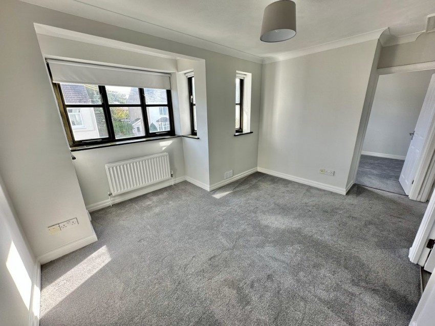 Images for Badshot Lea, Farnham