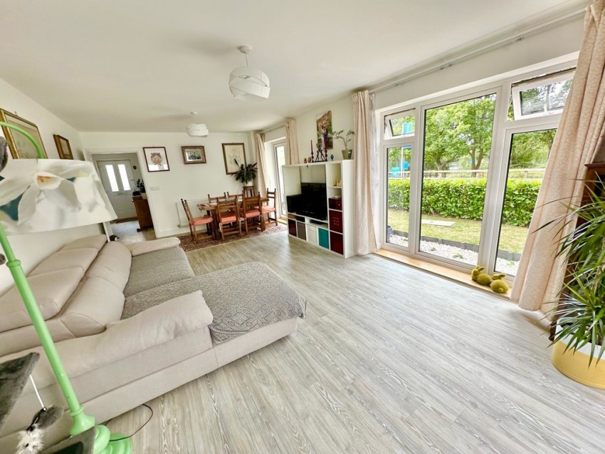Images for Lakeview Lane