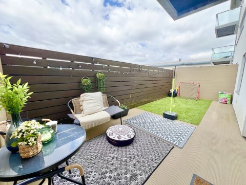 View Full Details for Queensmead, Farnborough
