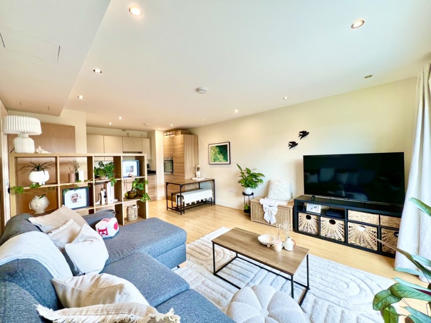 Images for Queensmead, Farnborough