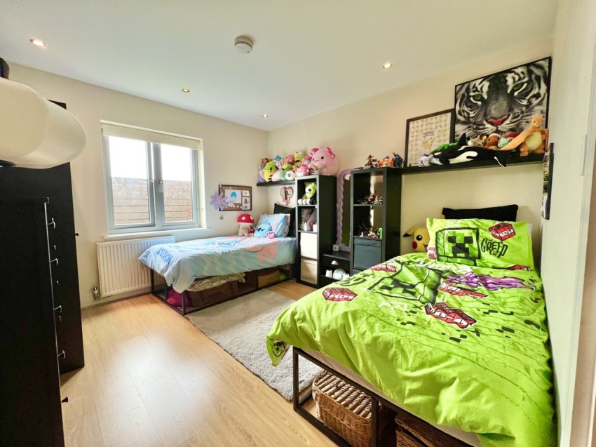 Images for Queensmead, Farnborough