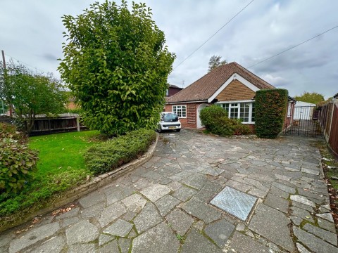 View Full Details for Coleford Bridge Road, Mytchett, Camberley