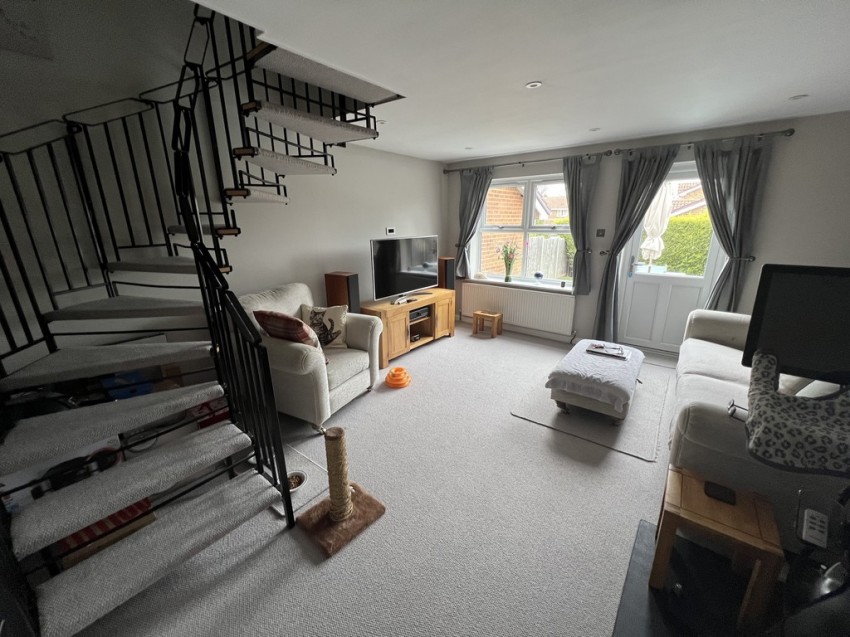 Images for Broom Field, Lightwater