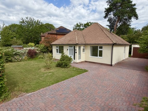 View Full Details for Leopold Avenue, Farnborough