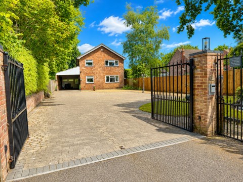 View Full Details for Coleford Bridge Road, Mytchett